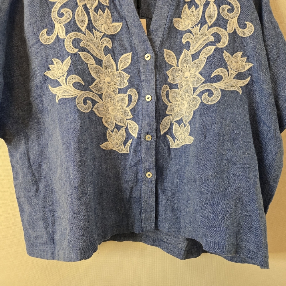 CHICO'S 100% Linen Sz 1.5 NWT Blue Floral Crop S/Sl Women's Button Front Blouse - Picture 5 of 9